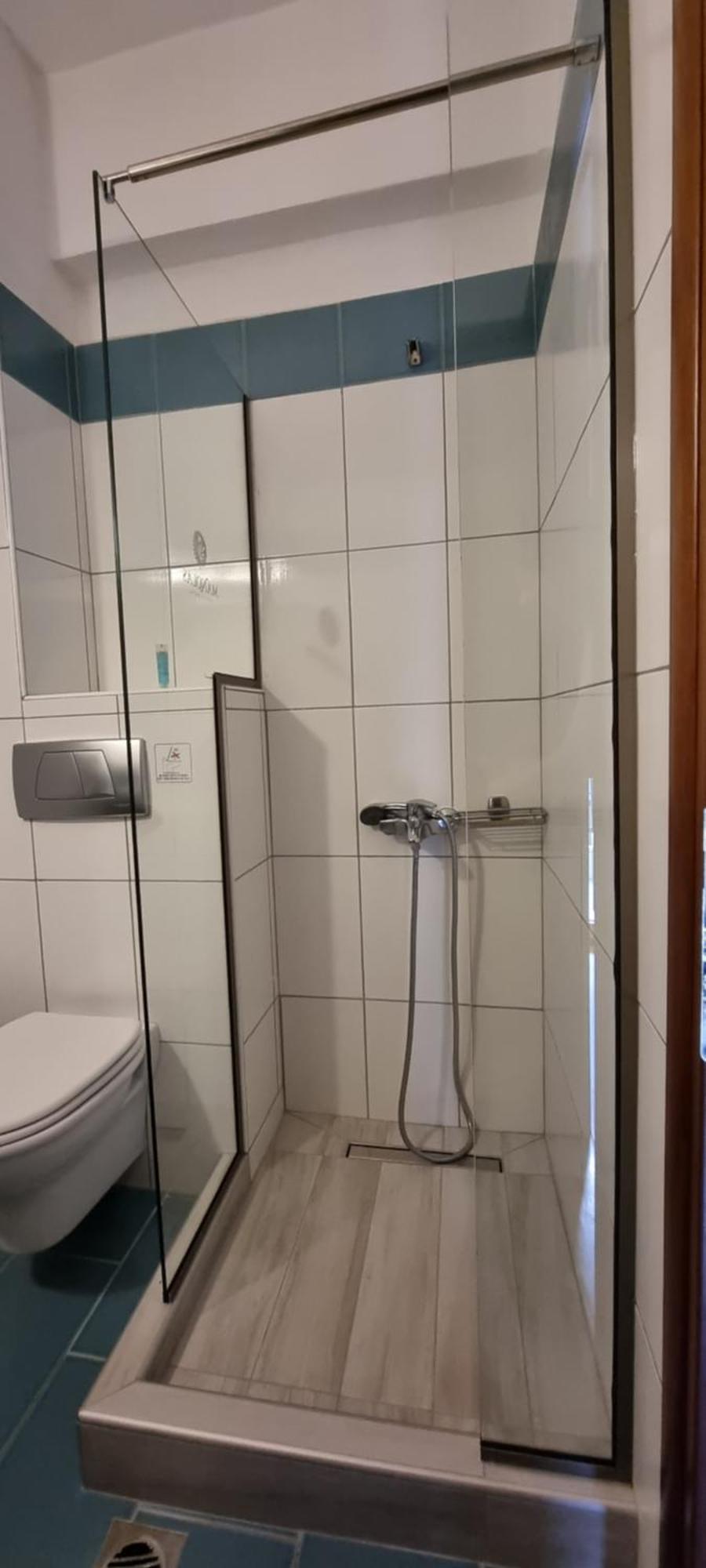 Manolas Neoi Poroi Quarto foto